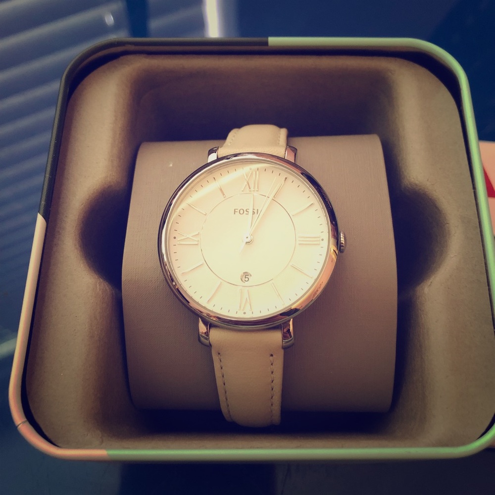 Women’s Fossil Watch with Roman Numerals